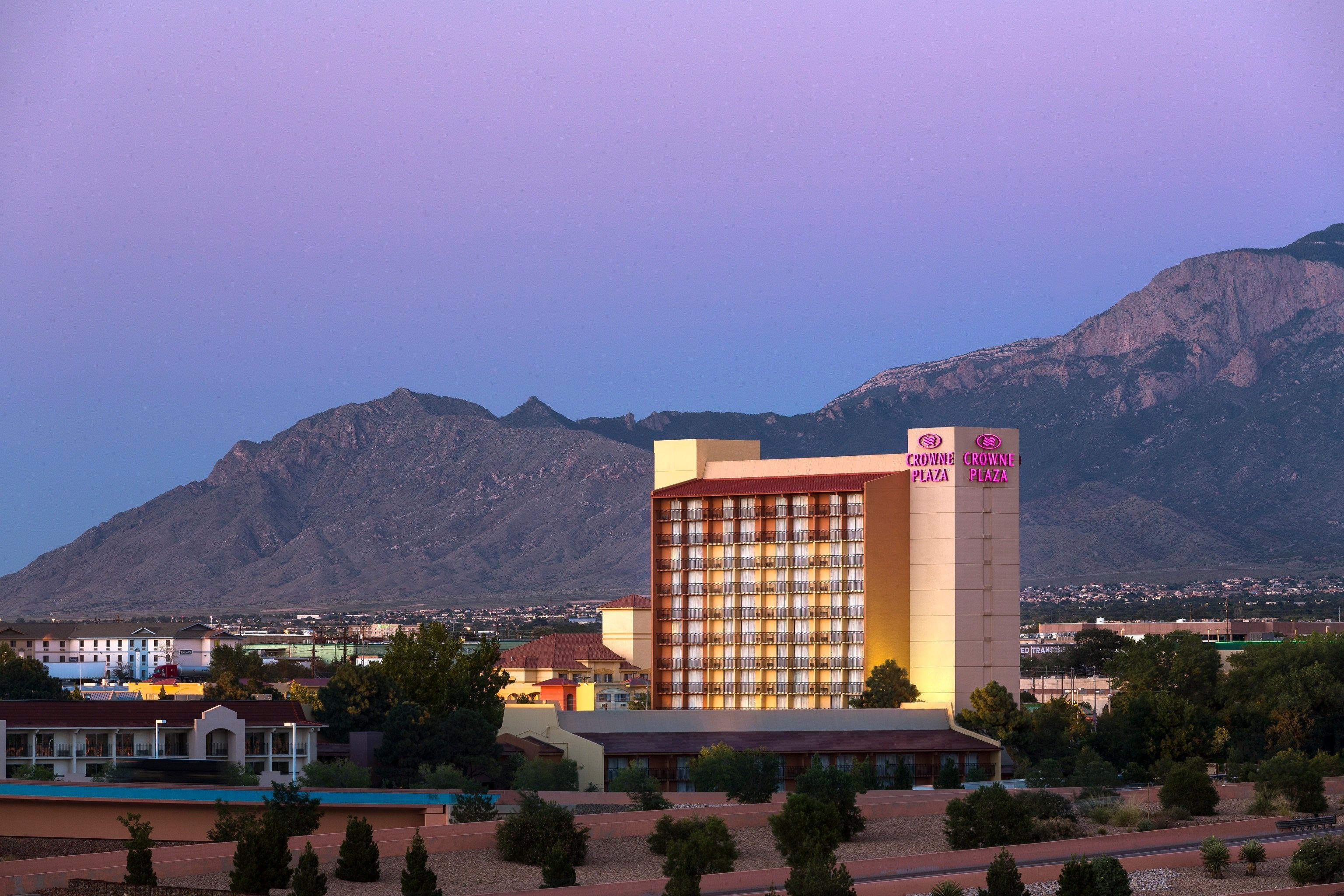 Albuquerque Crowne Plaza By Ihg Hotel Exterior photo