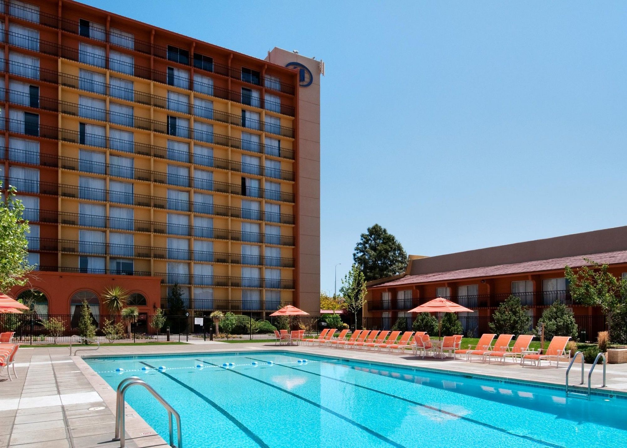 Albuquerque Crowne Plaza By Ihg Hotel Exterior photo