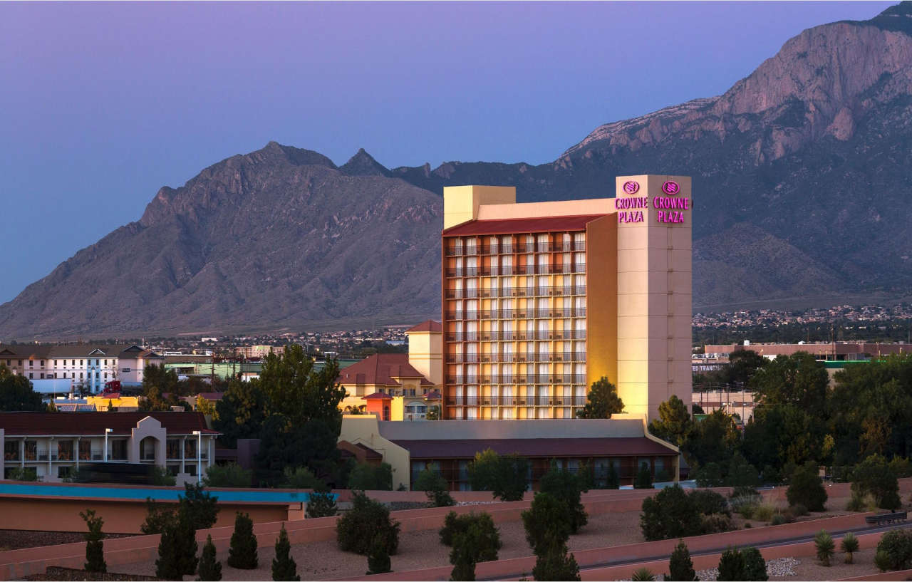 Albuquerque Crowne Plaza By Ihg Hotel Exterior photo